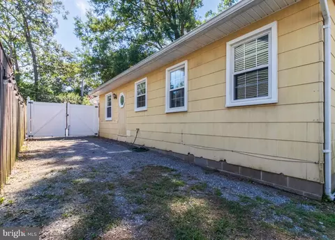 Exterior - 2109 Shore Dr, Edgewater, MD 21037 photo 6 of 9