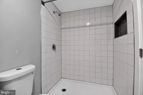Bath - 1727 Forestville Rd, Edgewater, MD 21037 photo 2 of 3