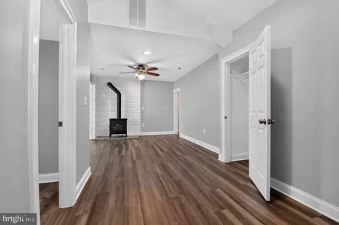 Entry Way - 1727 Forestville Rd, Edgewater, MD 21037 photo 2 of 8