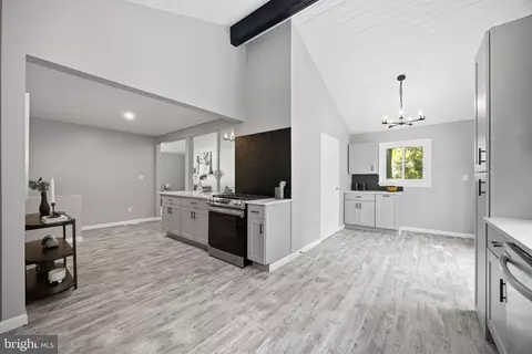 Entry Way - 13 Rickover Ct, Annapolis, MD 21401 photo 7 of 10