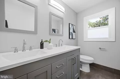Bath - 13 Rickover Ct, Annapolis, MD 21401 photo 2 of 7