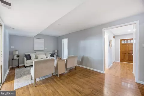 Entry Way - 13 Rickover Ct, Annapolis, MD 21401 photo 10 of 10