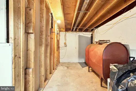Entry Way - 940 Hammonds Ln, Brooklyn, MD 21225 photo 2 of 2