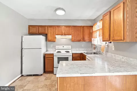 Kitchen - 940 Hammonds Ln, Brooklyn, MD 21225 photo 1 of 2