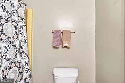 Bath - 940 Hammonds Ln, Brooklyn, MD 21225 photo 3 of 3