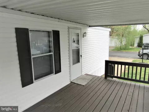 298 Rips Dr, Lothian, MD 20711 photo 3