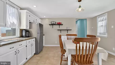 Entry Way - 7741 Outing Ave, Pasadena, MD 21122 photo 3 of 8