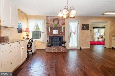 Kitchen - 1857 Marlow Pl, Crofton, MD 21114 photo 2 of 2