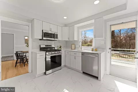 Kitchen - 1452 Grandview Rd, Arnold, MD 21012 photo 2 of 4