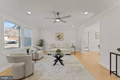 Living - 1452 Grandview Rd, Arnold, MD 21012 photo 4 of 4