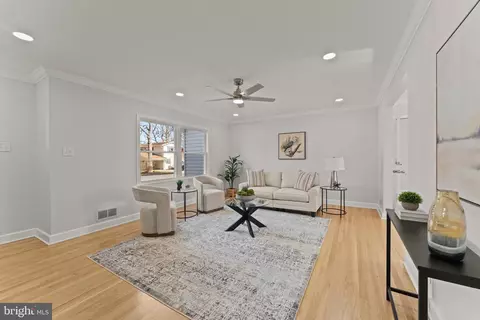 Living - 1452 Grandview Rd, Arnold, MD 21012 photo 2 of 4