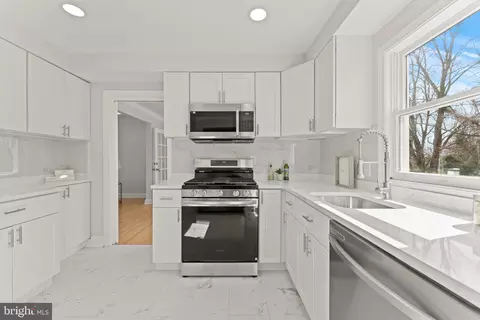 Kitchen - 1452 Grandview Rd, Arnold, MD 21012 photo 3 of 4