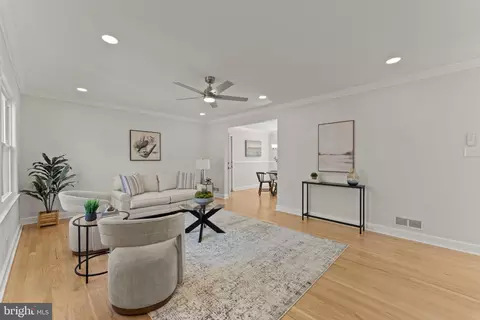 Living - 1452 Grandview Rd, Arnold, MD 21012 photo 3 of 4
