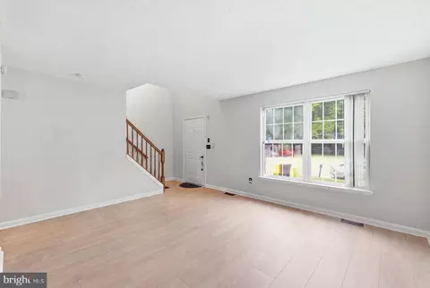 Living - 409 Lily Brook Ct, Pasadena, MD 21122 photo 2 of 10