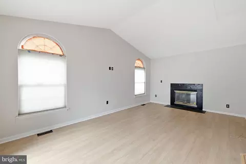 Living - 409 Lily Brook Ct, Pasadena, MD 21122 photo 5 of 10