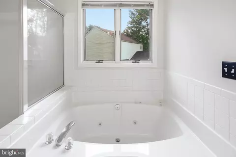 Bath - 409 Lily Brook Ct, Pasadena, MD 21122 photo 2 of 5
