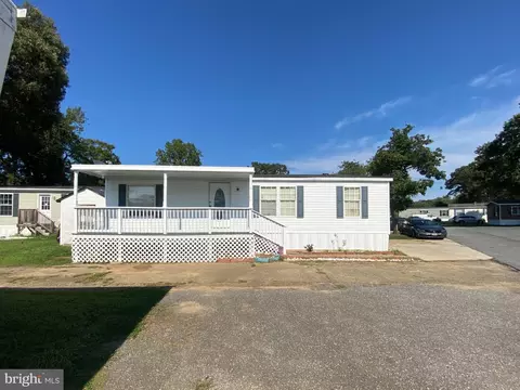 210 5th St, Lothian, MD 20711 photo 3