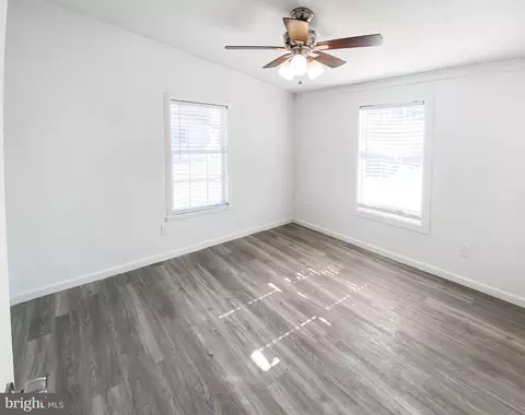 210 5th St, Lothian, MD 20711 photo 6