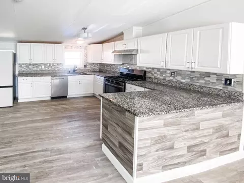210 5th St, Lothian, MD 20711 photo 10