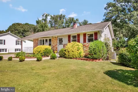 147 Magothy Beach Rd, Pasadena, MD 21122