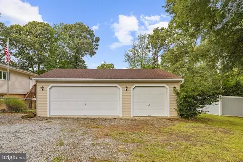 Exterior - 619 Sutton Drive Dr, Pasadena, MD 21122 photo 3 of 9