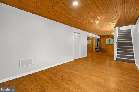 Living - 619 Sutton Drive Dr, Pasadena, MD 21122 photo 2 of 4