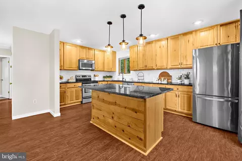 Kitchen - 619 Sutton Drive Dr, Pasadena, MD 21122 photo 6 of 6