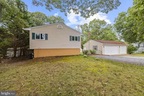Exterior - 619 Sutton Drive Dr, Pasadena, MD 21122 photo 2 of 9