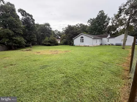 Exterior - 8390 Oak Dr, Pasadena, MD 21122 photo 2 of 5