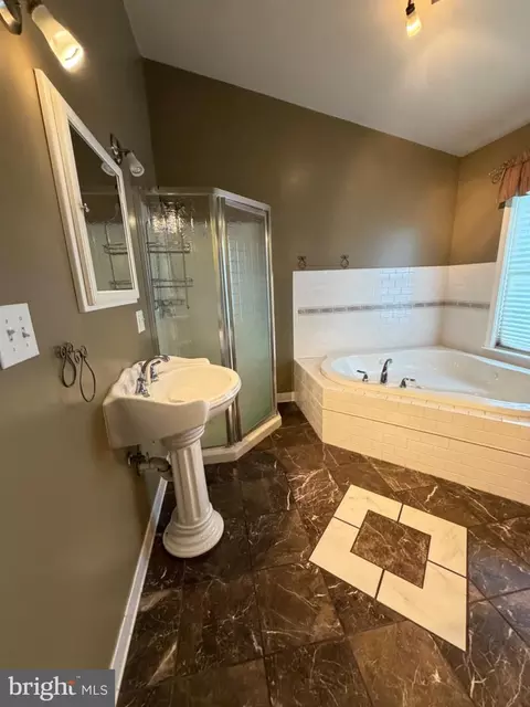 Bath - 8390 Oak Dr, Pasadena, MD 21122 photo 1 of 4