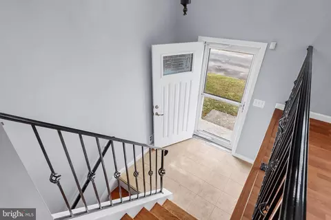 Entry Way - 756 219th St, Pasadena, MD 21122 photo 1 of 3