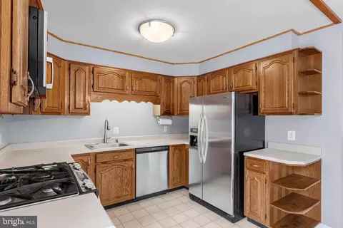 Kitchen - 756 219th St, Pasadena, MD 21122 photo 2 of 3