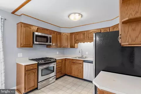 Kitchen - 756 219th St, Pasadena, MD 21122 photo 3 of 3