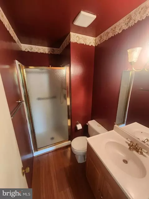 Bath - 1519 Winterberry Dr, Arnold, MD 21012 photo 3 of 3
