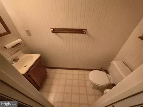 Bath - 8681 Scorton Harbour, Pasadena, MD 21122 photo 3 of 3