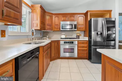 Kitchen - 2935 Beaver Brook Ct, Pasadena, MD 21122 photo 1 of 2