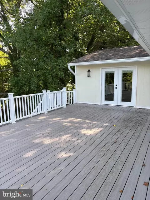 Exterior - 700 Miller Rd, Annapolis, MD 21401 photo 2 of 3