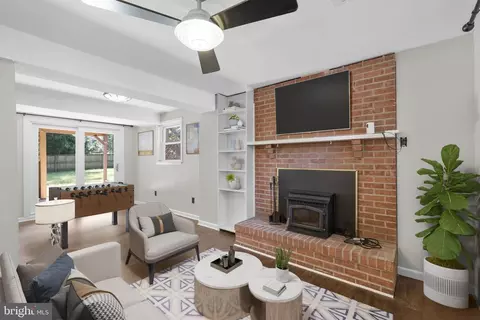 Living - 145 Delos Ct, Pasadena, MD 21122 photo 5 of 8