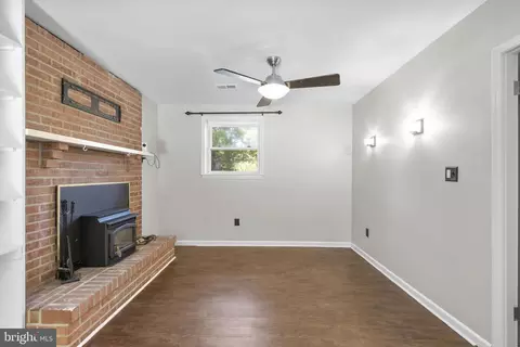 Living - 145 Delos Ct, Pasadena, MD 21122 photo 7 of 8