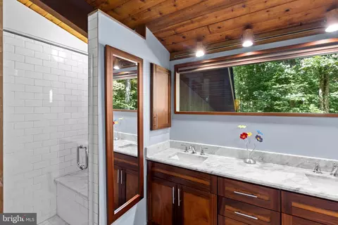 Bath - 1707 Trinity Pl, Annapolis, MD 21401 photo 1 of 3