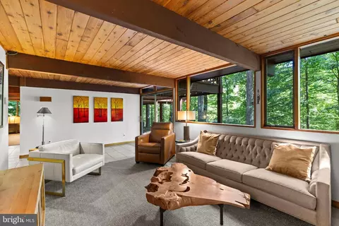 Living - 1707 Trinity Pl, Annapolis, MD 21401 photo 1 of 1