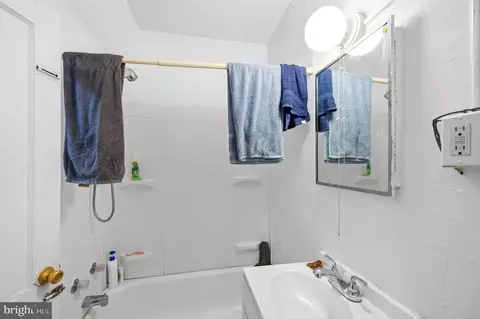 Bath - 923 1st St, Brooklyn, MD 21225 photo 1 of 3