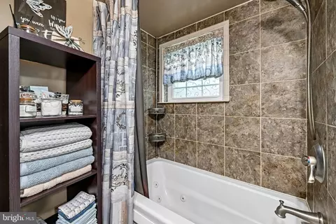 Bath - 179 9th St, Pasadena, MD 21122 photo 3 of 3
