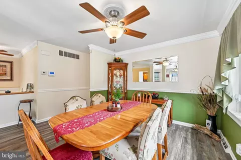 Dining - 179 9th St, Pasadena, MD 21122 photo 1 of 3