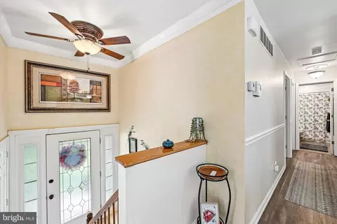 Entry Way - 179 9th St, Pasadena, MD 21122 photo 1 of 5