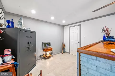 Entry Way - 179 9th St, Pasadena, MD 21122 photo 5 of 5
