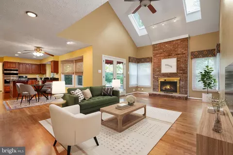Living - 2113 Crossgate Dr, Crofton, MD 21114 photo 3 of 7