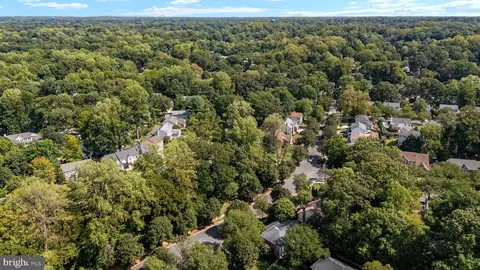View/Area - 2113 Crossgate Dr, Crofton, MD 21114 photo 3 of 9