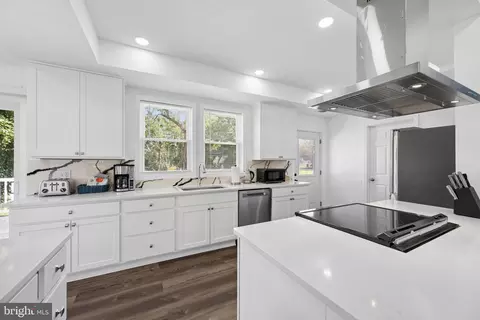 Kitchen - 456 Deale Rd, Deale, MD 20751 photo 9 of 14