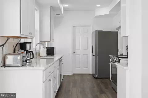 Entry Way - 456 Deale Rd, Deale, MD 20751 photo 3 of 16